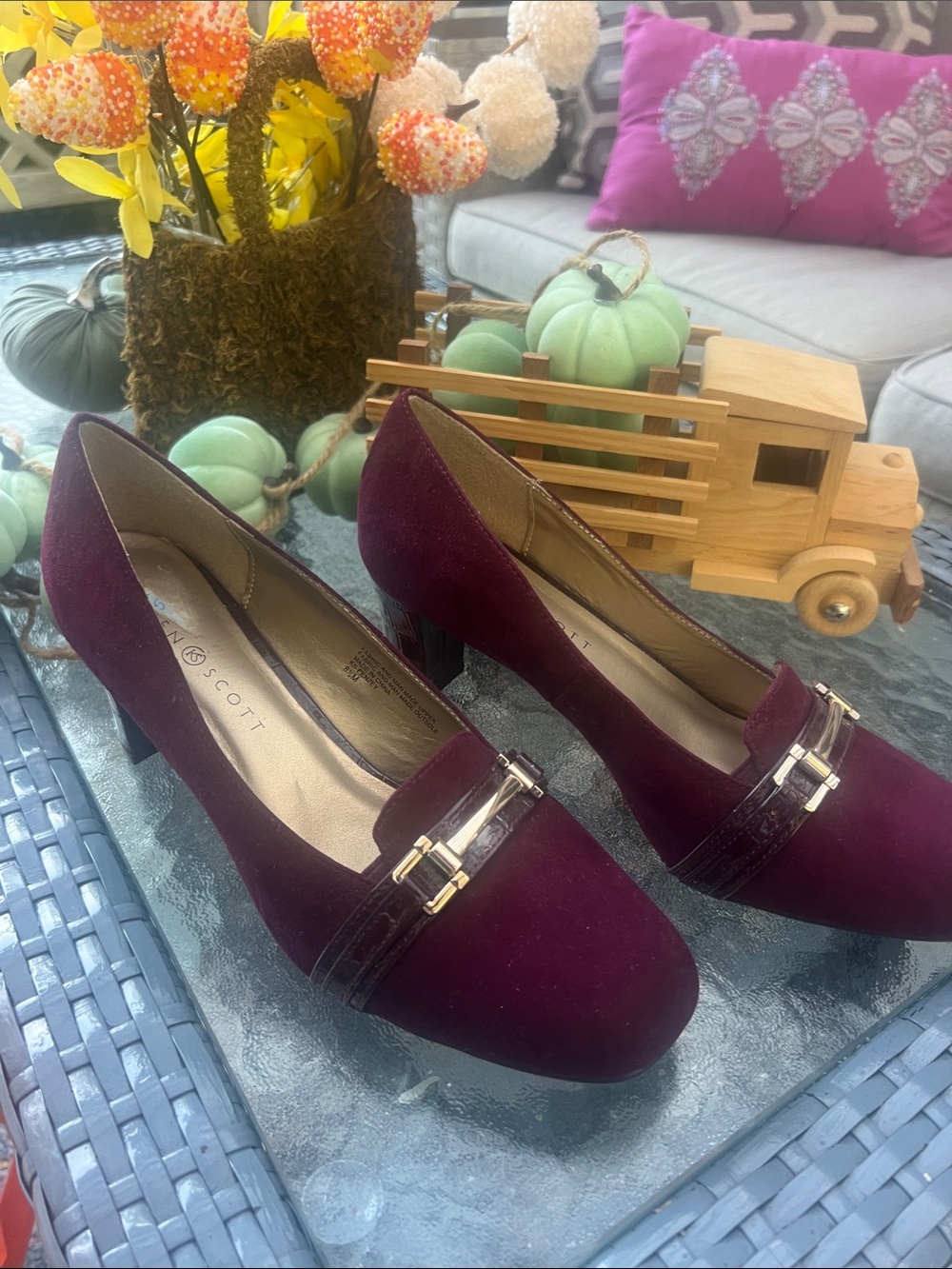Karen Scott Burgundy Suede Mid Heel Pumps with Accent Buckle